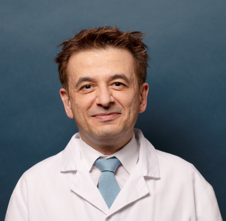 Portrait Pr Ramin Tadayoni, chef de service ophtalmologie